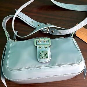 Steve Madden Blue Shoulder Bag with Classic Design